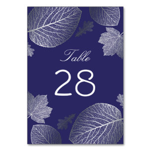 Hochzeit von Silver- und Navy-Herbstlauben Tischnummer