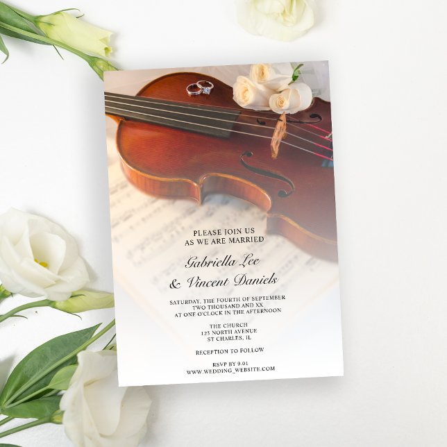 Hochzeit von Violine und Weißen Rosen Einladung (Invite guests to a musical marriage ceremony with the elegant Violin & White Rose Wedding Invitation)