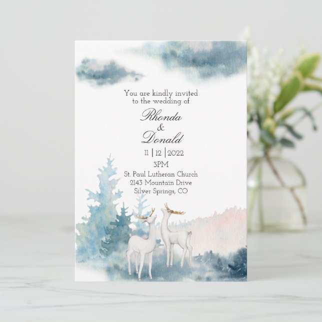 Hochzeit von Winterhirschen und Bäumen Einladung (Stehend Vorderseite)