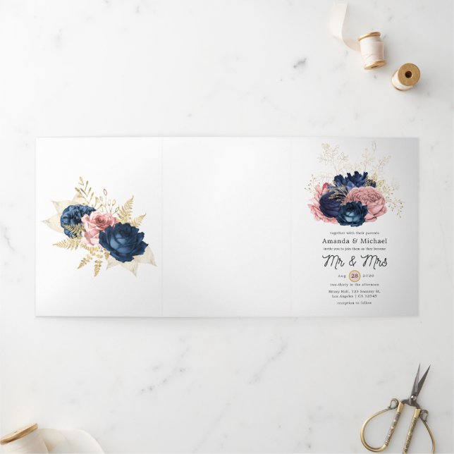 Hochzeiten von Blüten, Navy und Gold Dreifach Gefaltete Einladung (Außenbereich)