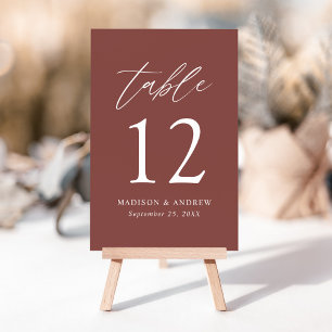 Hochzeits-Tischnummer im Marsala-Herbstlook Tischnummer