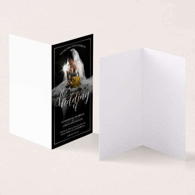 Hochzeitsankündigung mit Sitting Bride - Classic (Innenseite und Außenseite)