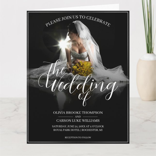 Hochzeitsankündigung mit Sitting Bride - Classic Karte (Vorderseite)