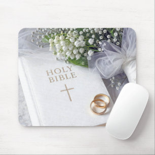 Hochzeitsbibel mit Maiglöckchen-Brautstrauß Mousepad