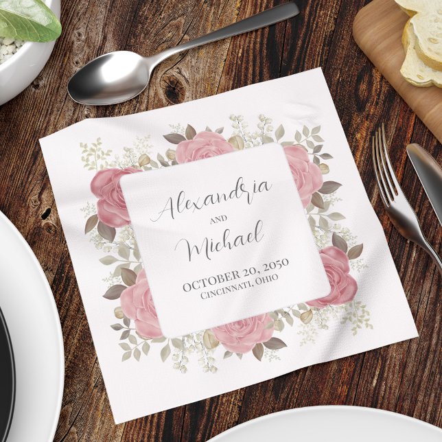 Hochzeitscocktail Personalisiert Elegant Burgund Serviette (Custom wedding napkin with elegant blush pink roses and foliage. )