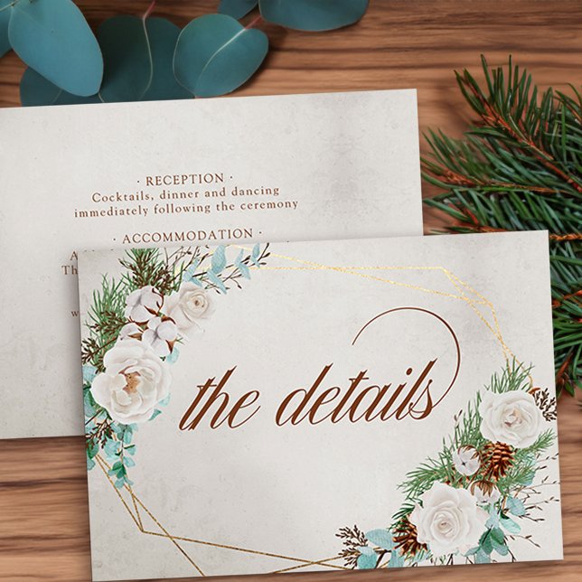 Hochzeitsdetails Winterweiße Rose und Kiefernkone Begleitkarte (Winter Wedding enclosure card for details with elegant calligraphy, white roses, eucaluptus and pine)