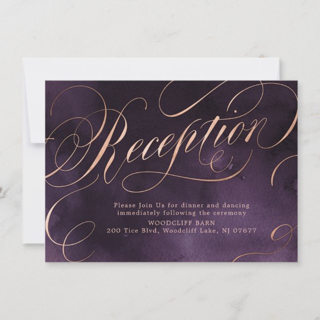 Hochzeitsempfang für Moody lila Goldkalligraphie Einladung (Vorderseite)
