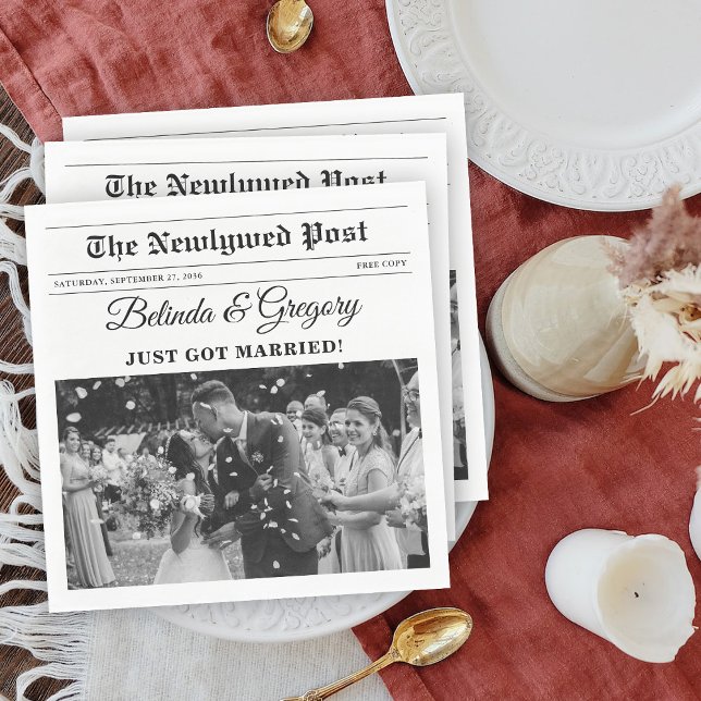 Hochzeitsfeier für Zeitungen - Schwarz-Weiß-Foto Serviette (Wedding Newspaper Fun Black & White Photo Wedding Napkins)