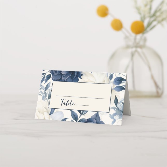 Hochzeitsfeier mit blauen und weißen Blumen Platzkarte (Vorderseite)