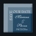 Hochzeitsfeier mit blauer Moderne Magnet<br><div class="desc">Einfach moderner, schicker Hochzeitsmagnet 'RETT OUR DATE' für Braut, die ihre Zeremonien in modernem Marineblau bewundern. Alles Set auf modernem weißem Schriftart mit Initialen auf der Seite.</div>
