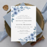 Hochzeitsfeier mit blühenden Blumen Einladung<br><div class="desc">Hochzeitsdesign mit dunkelblauen Motiven mit Aquarellfarben-Blume. Farben und Text können personalisiert sein.</div>