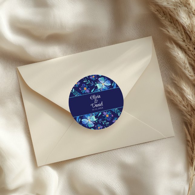 Hochzeitsfeier Runder Aufkleber (Navy Blue Mexican Floral Fiesta Wedding Classic Round Sticker on an elegant wedding envelope.)