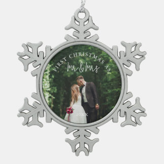 Hochzeitsfoto von Herrn und Frau Monogramm Schneeflocken Zinn-Ornament