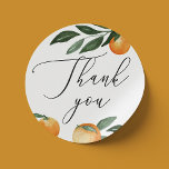 Hochzeitsgarantie für Aquarell Zitrusfrüchte Runder Aufkleber<br><div class="desc">Wasserfarbenzitrus bedanken Sie sich mit einem Aufkleber mit Orange,  Grün und elegantem Drehbuch für die botanische Gartenhochzeit. Geeignet für Geburtstag / Geburtstag / Jubiläum / Probe Abendessen / Brautparty / Junggeselinnen-Abschied. Bitte kontaktieren Sie mich,  wenn Sie weitere Informationen benötigen.</div>
