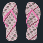 Hochzeitsglocke Bride Pink Rose Blume Bow Dreh Flo Flip Flops<br><div class="desc">Eine originelle Hochzeitsillustrierung eines rosa rosa Boutonniere,  eine silberne Hochzeitsglocke,  ein Brautbukett und eine bordeauxrote Krawatte. Der Designer ist verfügbar,  um benutzerdefinierte Designs zu erstellen und hochzuladen,  um den Farben und Themen Ihrer Hochzeit zu entsprechen - klicken Sie auf "Diesen Designer Gefragt",  um den Designprozess zu beginnen!</div>