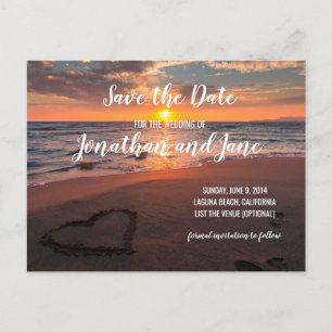 Hochzeitsherz am Strand Save the Date Ankündigungspostkarte