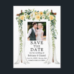Hochzeitskanopie Wasserfarbiges Foto Ankündigungspostkarte<br><div class="desc">Elegante Hochzeitskanopie Wasserfarbe Gelbe Verlobung Hochzeitsankündigung Save the Date Postcard beinhaltet schöne Gelb-Weiß Rosen. Der Botanische Garten des Hochzeitsvaters aus Holz ist mit Pflanzen bepflanzt. Ein paar Fotos.</div>