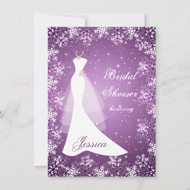 Hochzeitskleid, Schneeflocken auf lila Brautparty Einladung (Vorderseite)