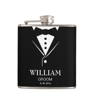 Hochzeitsmensch Groom und Trauzeugen Tuxedo Flachmann