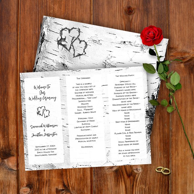 Hochzeitsprogramme aus Birkenrinde gefaltet (Von Creator hochgeladen)