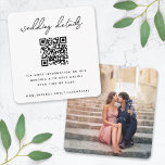 Hochzeitsseite | QR Code Minimalistisches Foto UAW Begleitkarte<br><div class="desc">Einfache, stilvolle Hochzeitswebseite Foto Umschließkarte in einem modernen minimalistischen Design-Stil mit einer eleganten Naturskripttypografie in Schwarz und Weiß, mit einem informellen Schriftart im Stil der Handschrift. Der Text kann leicht mit Ihrem Titel, Hochzeitswebsite, scannablem QR-Code, Nachricht und Foto für ein einzigartiges Hochzeitsdesign personalisiert werden, um Ihre Freunde und Verwandten auf...</div>