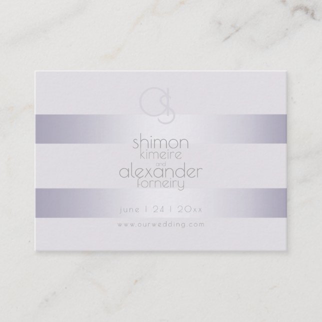 Hochzeitsseite | Violet Shimmer Streifen Monogramm Visitenkarte (Vorderseite)