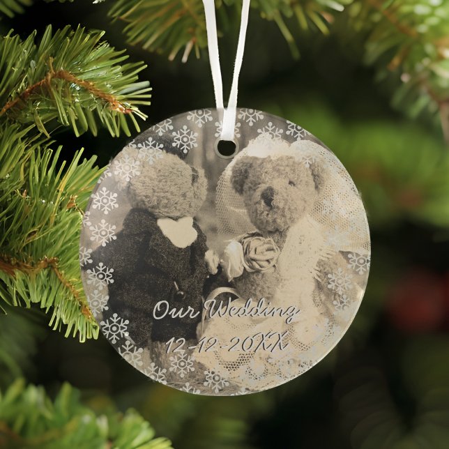 Hochzeitssnowflake Foto Bride & Groom Ornament Aus Glas (Upload your photo to this snowflake framed ornament. Add your special date too)