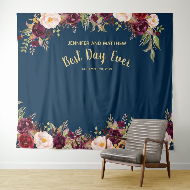 Hochzeitsstand des Fotos Burgund Floral Navy Gold Wandteppich (Beispiel (Horizontal))