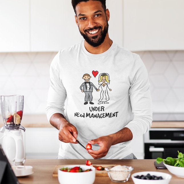 Hochzeitstag-Cartoon - unter neuer Leitung T-Shirt (Von Creator hochgeladen)