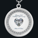 Hochzeitstag-Halskette des Diamant-Herz-60. Versilberte Kette<br><div class="desc">Ein Digitalbcon Bilder entwerfen die Aufmachung Silber-,  Platin- und Diamantfarbthema mit einer Vielzahl der kundenspezifischen Bilder,  der Formen,  der Muster,  der Arten und des Schriftartes in dieser ein-von-ein-netten Diamant-Hochzeits-Jahrestags-Halskette.  Dieses macht ein schönes Andenken zu Ehren dieses momentus occacion.</div>