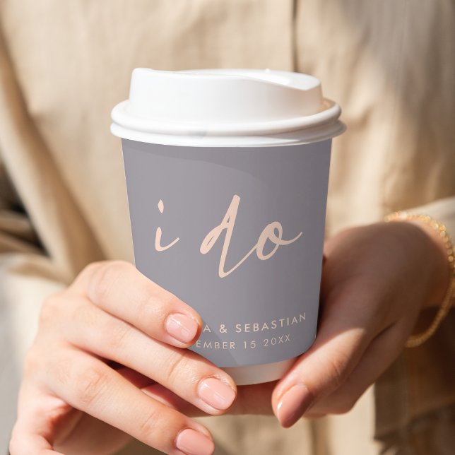 Hochzeitstag Modernes, elegantes Skript I Do Gray Pappbecher (Von Creator hochgeladen)