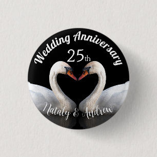 Hochzeitstag zwei Schwäne Schwarz Button