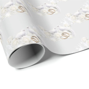 Hochzeitstauben und Ringe auf Silber Geschenkpapier