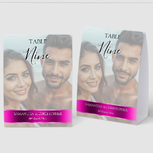 Hochzeitstisch-Nummer mit Magenta-Band und Foto Tischaufsteller