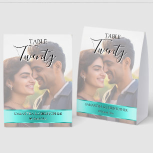 Hochzeitstisch-Nummer mit Türkisfarbenem Band und Tischaufsteller