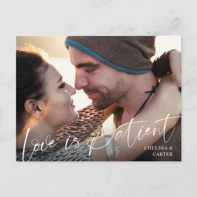 Hochzeitstornierte LIEBE IST PATIENT Script Foto Postkarte (Vorderseite)