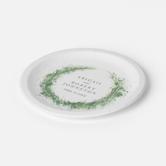 Hochzeitswasserkranz personalisiertes Salbeigrün Pappteller (Schrägansicht)