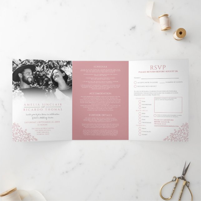 Hochzeitsweiße staubige rosa Blätter Dreifach Gefaltete Einladung (Innenseite)