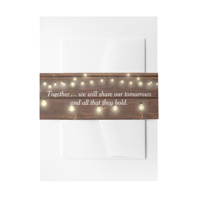 Hochzeitszitat auf Holz mit Lights-Einladung Einladungsbanderole (Vorderseite Beispiel)