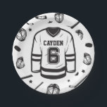 Hockey schwarz und weiß 6. Geburtstag Pappteller<br><div class="desc">Black and White Hockey 6. Geburtstag Teller. Jersey.</div>