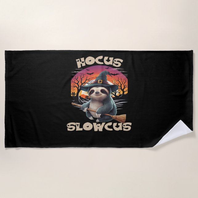 Hocus Slowcus Sloth liebt Halloween-Kostümtee E Strandtuch (Vorderseite)