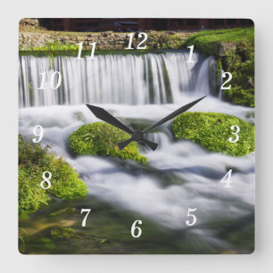 Hodgson Spring Falls Wall Clock Quadratische Wanduhr