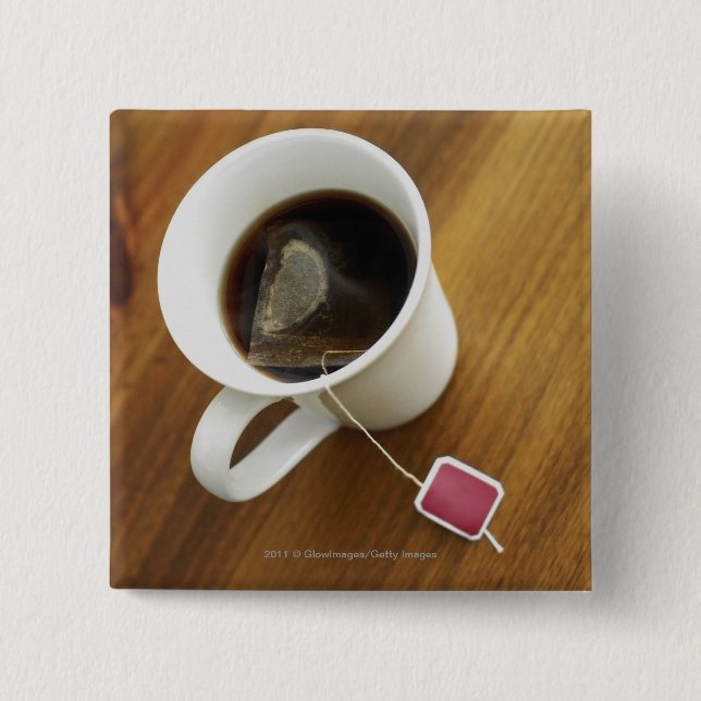 Hohe Winkelsicht einer Tasse Tee Button (Vorderseite)