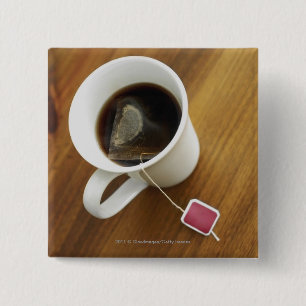 Hohe Winkelsicht einer Tasse Tee Button