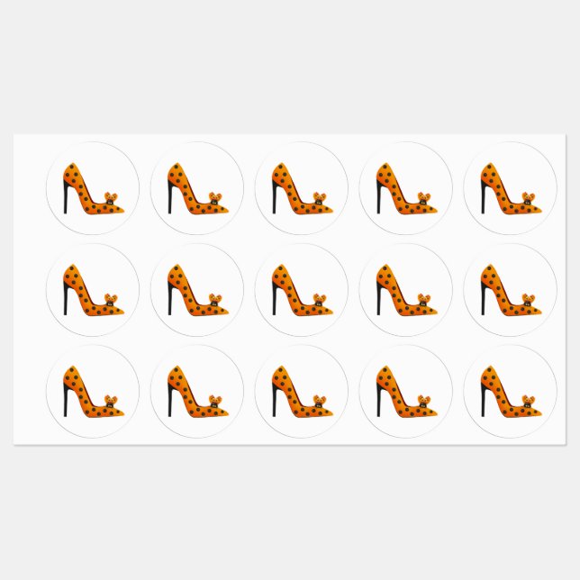 Hoher Fersenschuh mit orangefarbenem Textil Etiketten (Blatt)
