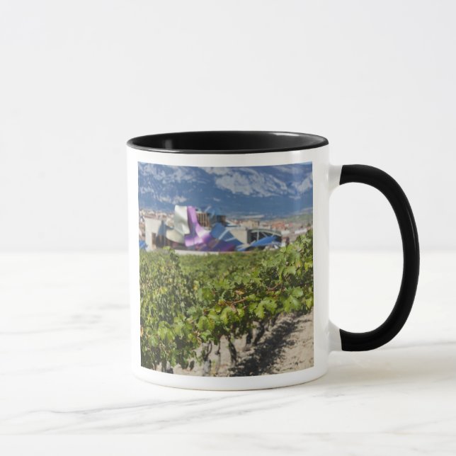 Höhere Stadtsicht und Hotel Marques de Riscal Tasse (Rechts)