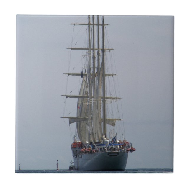 Hohes Schiff, welches die hohe See kommt Fliese (Vorderseite)