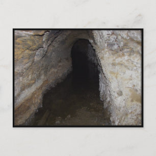 Höhlen erkunden postkarte