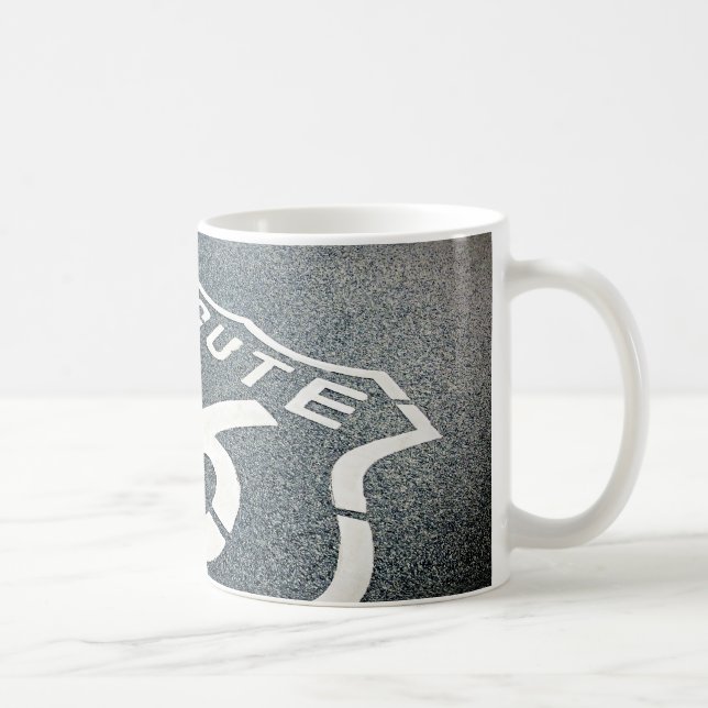 Hol dir deine Kicks auf Route 66 Kaffeetasse (Rechts)