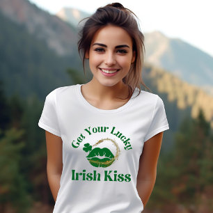 Holen Sie sich Ihren glücklichen irischen Kiss Wom T-Shirt